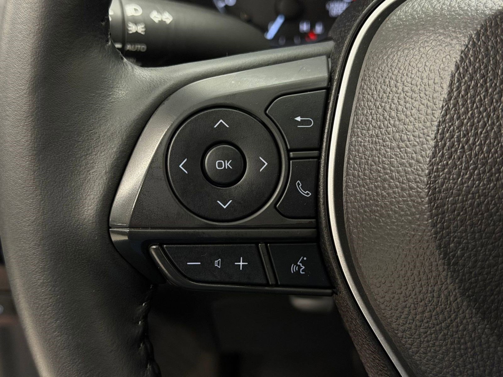 Used 2024 Toyota Corolla Cross LE w/ Moonroof Package image 13