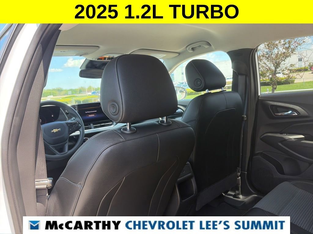 Used 2025 Chevrolet Trax LT FWD image 28