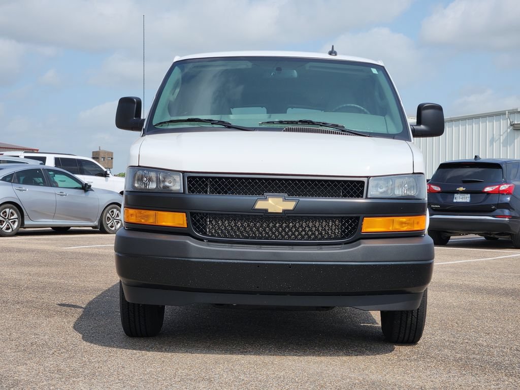Used 2025 Chevrolet Express 3500 LS RWD image 2