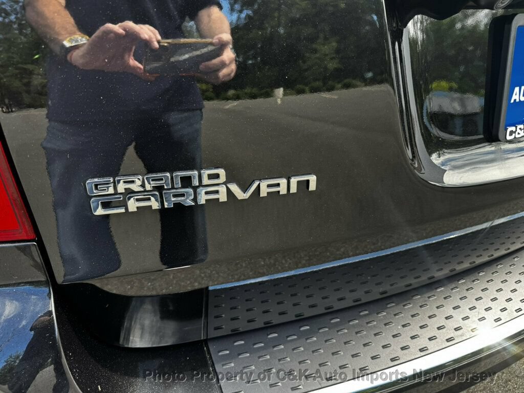Used 2019 Dodge Grand Caravan SE w/ UConnect Hands-Free Group FWD image 25
