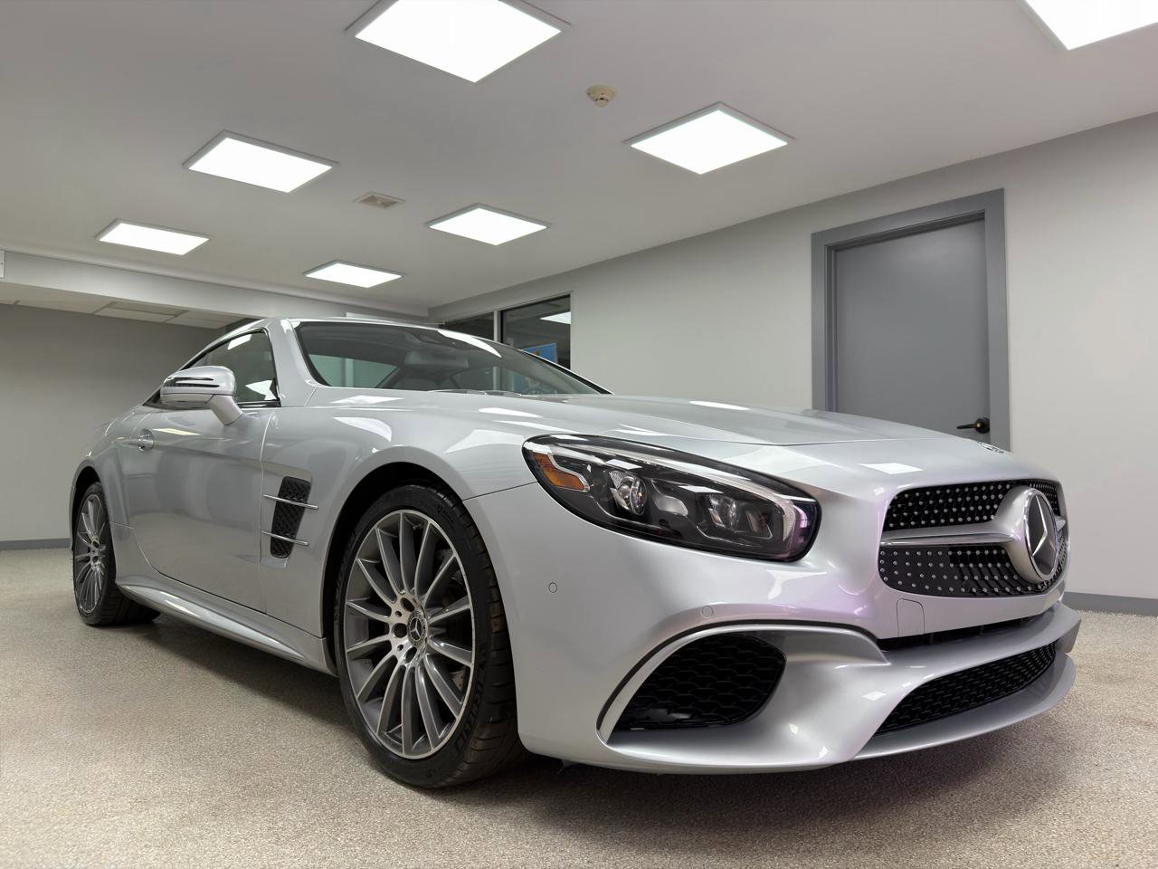 Used 2018 Mercedes-Benz SL 550 image 7