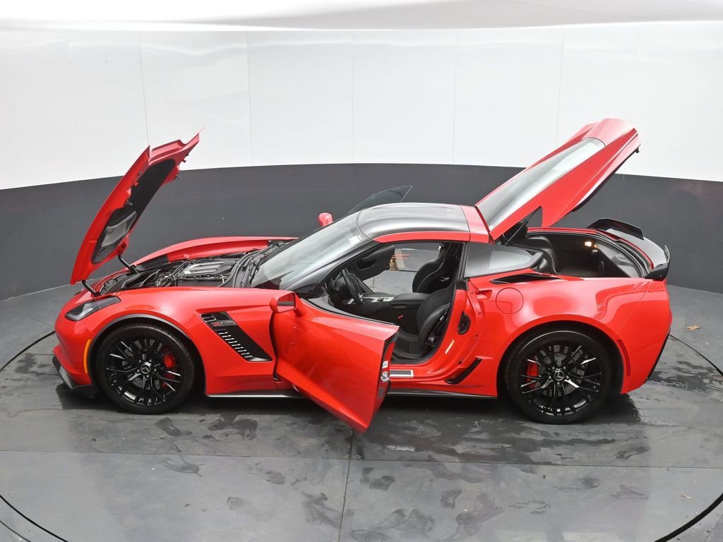 Used 2015 Chevrolet Corvette Z06 w/ 3LZ Preferred Equipment Group image 46