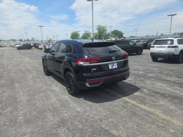 Used 2023 Volkswagen Atlas Cross Sport SE w/ Black Wheel Package AWD/4WD image 11