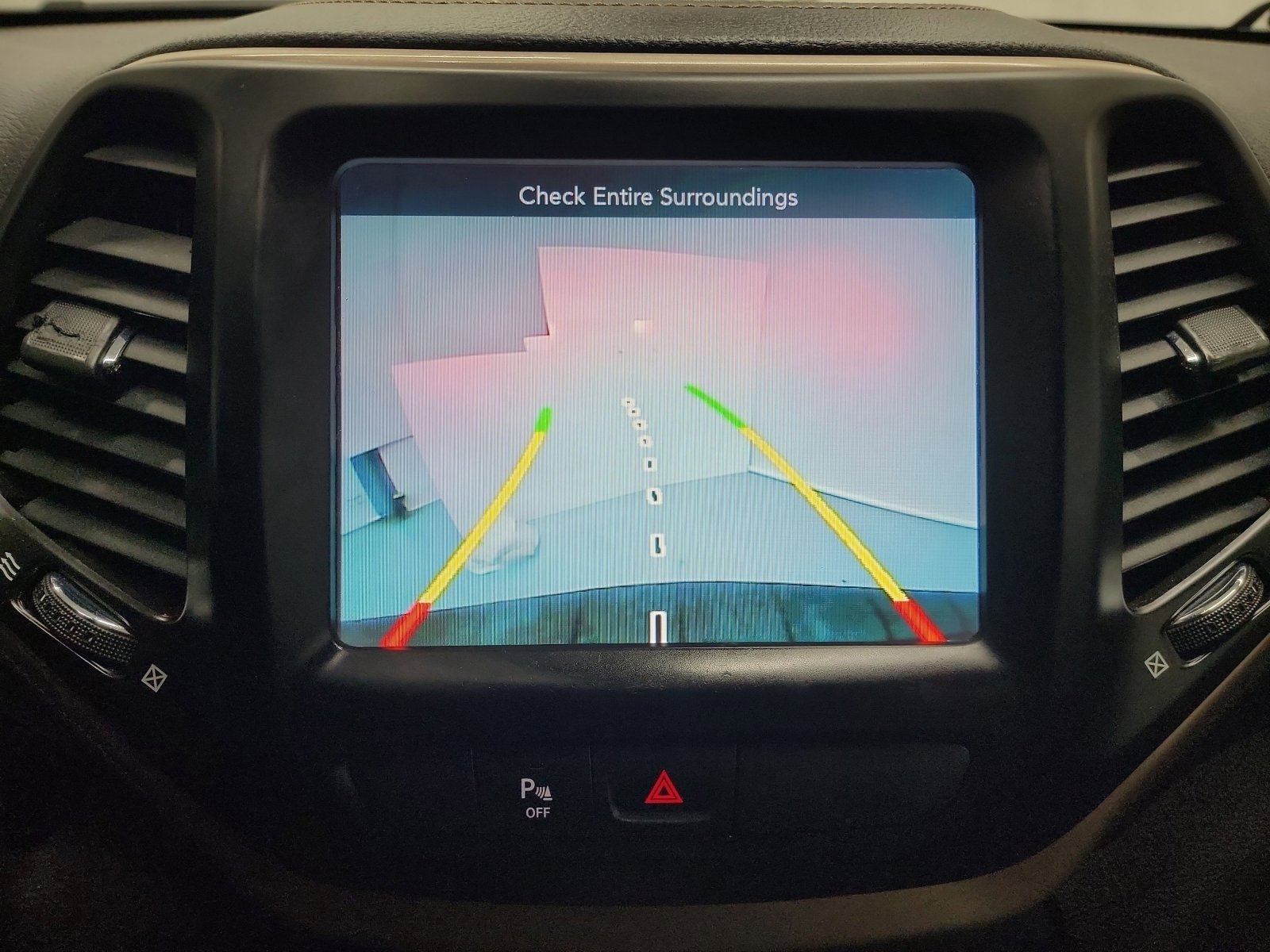 Used 2017 Jeep Cherokee Latitude w/ Safety/Convenience Group image 23