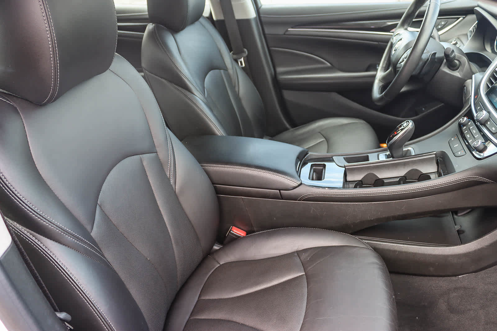 Used 2017 Buick LaCrosse Premium image 15