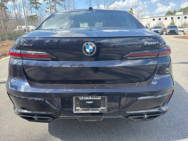 Used 2023 BMW 760i xDrive w/ Luxury Rear Seating Package image 13