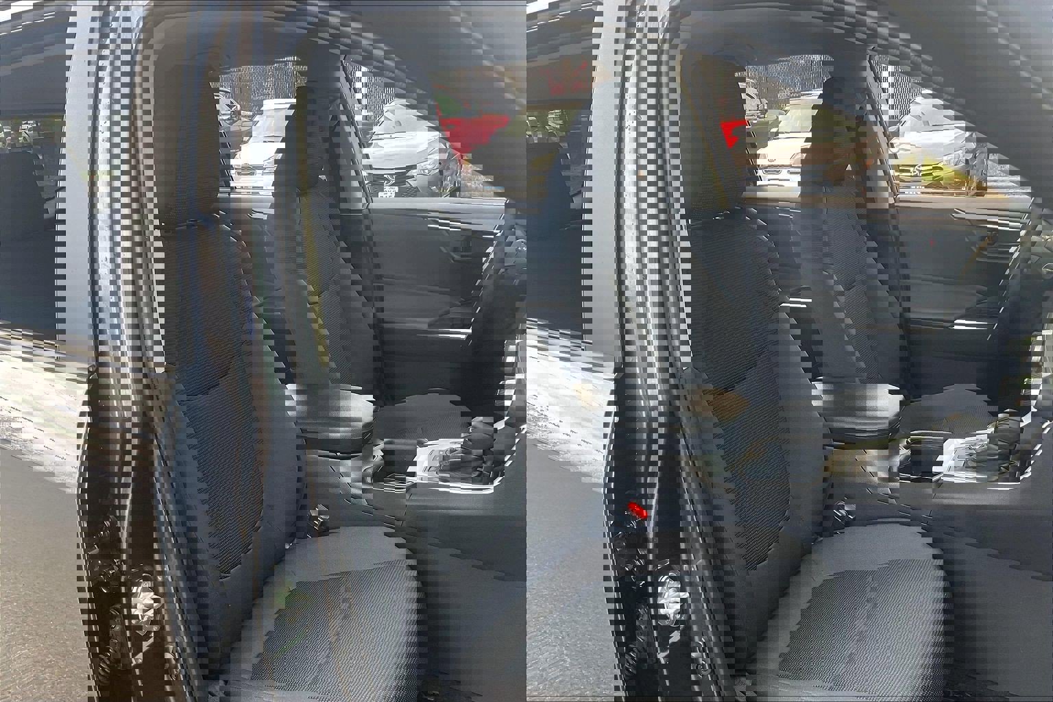 Used 2024 Toyota RAV4 LE image 9