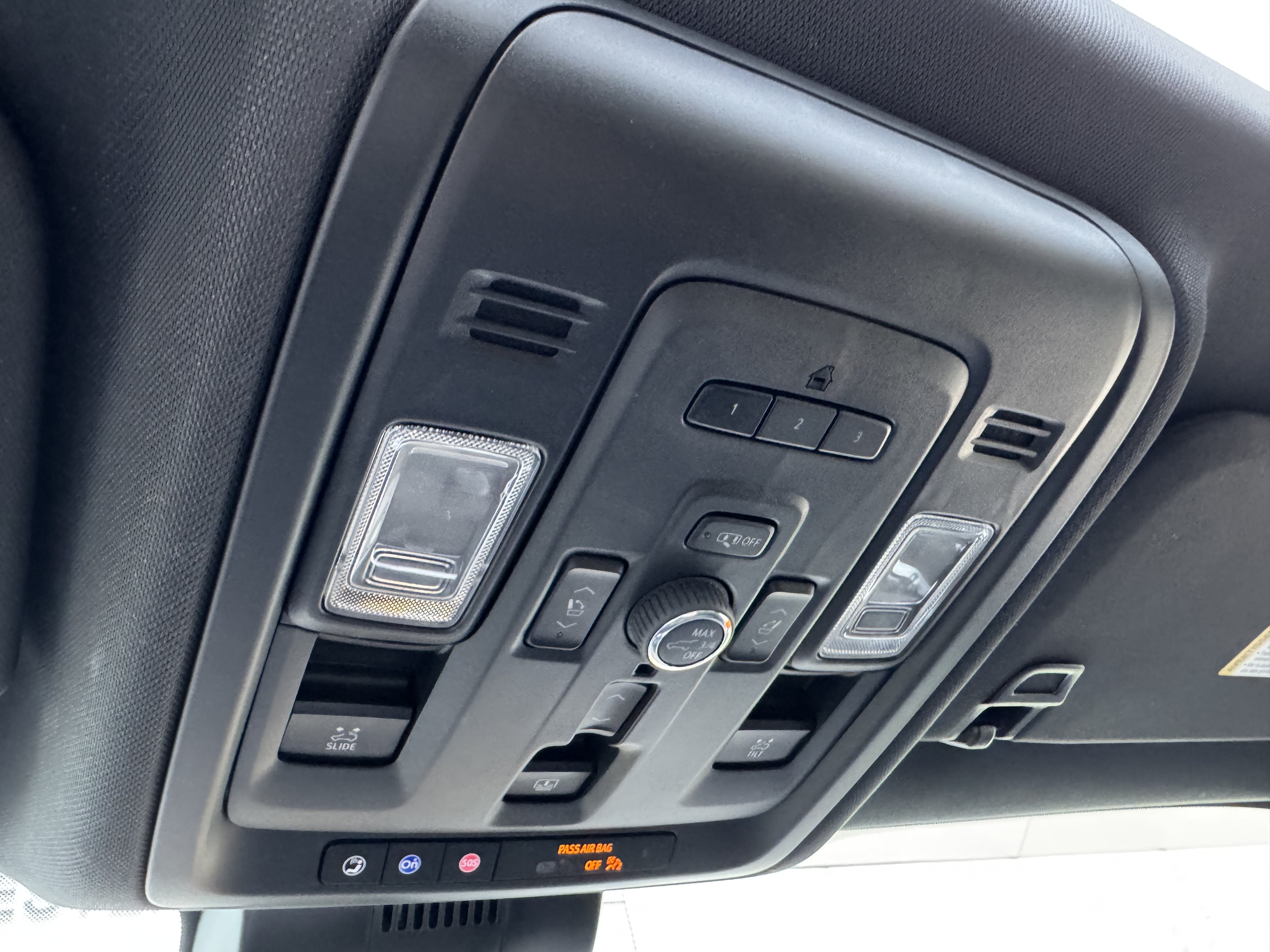 Used 2023 Chevrolet Tahoe High Country AWD/4WD image 24