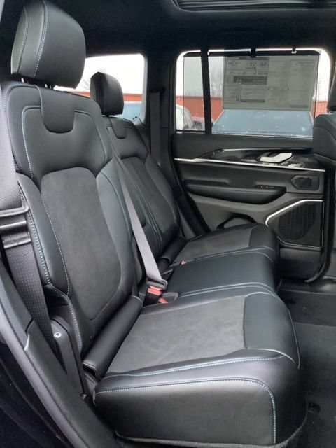 New 2024 Jeep Grand Cherokee Trailhawk w/ Advanced Protech Group II AWD/4WD image 19