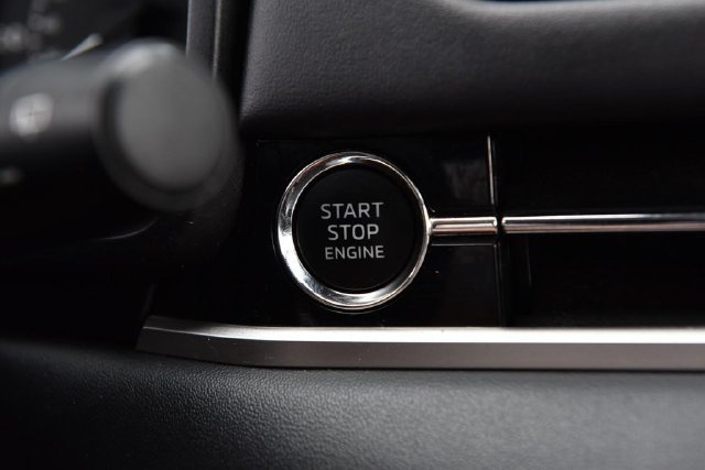 Used 2025 Mitsubishi Outlander AWD image 21