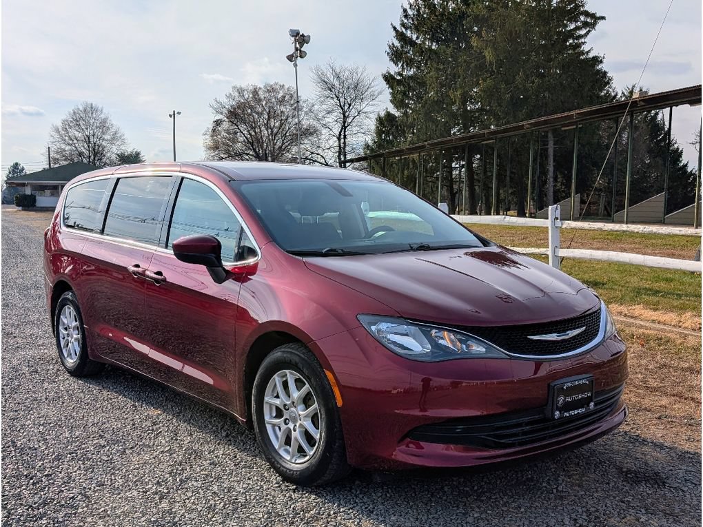 Used 2018 Chrysler Pacifica LX FWD image 3