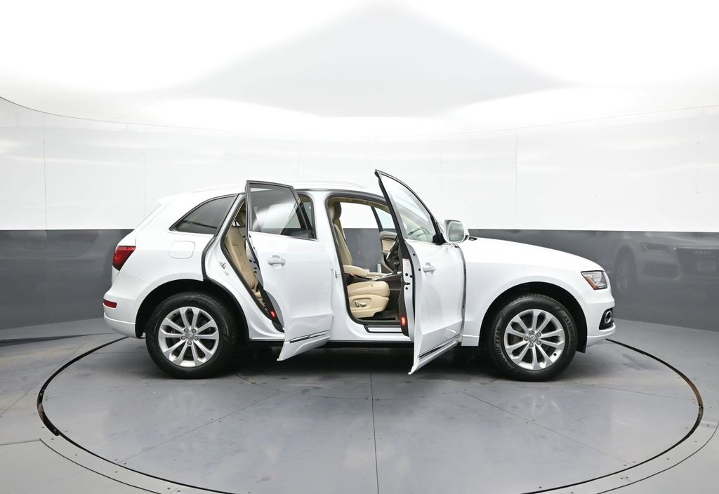 Used 2016 Audi Q5 2.0T Premium Plus w/ Technology Package image 42