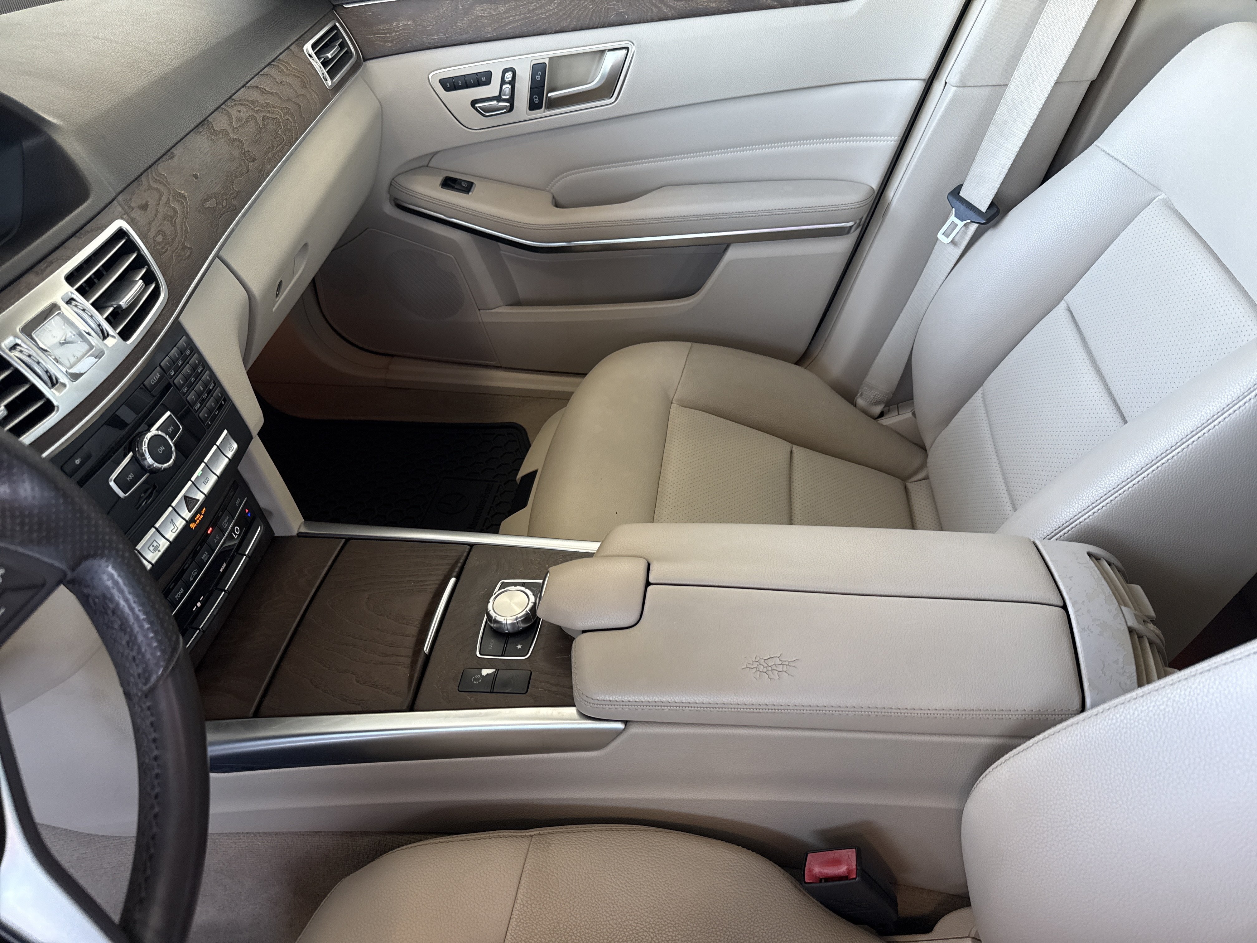 Used 2014 Mercedes-Benz E 350 Sedan image 20
