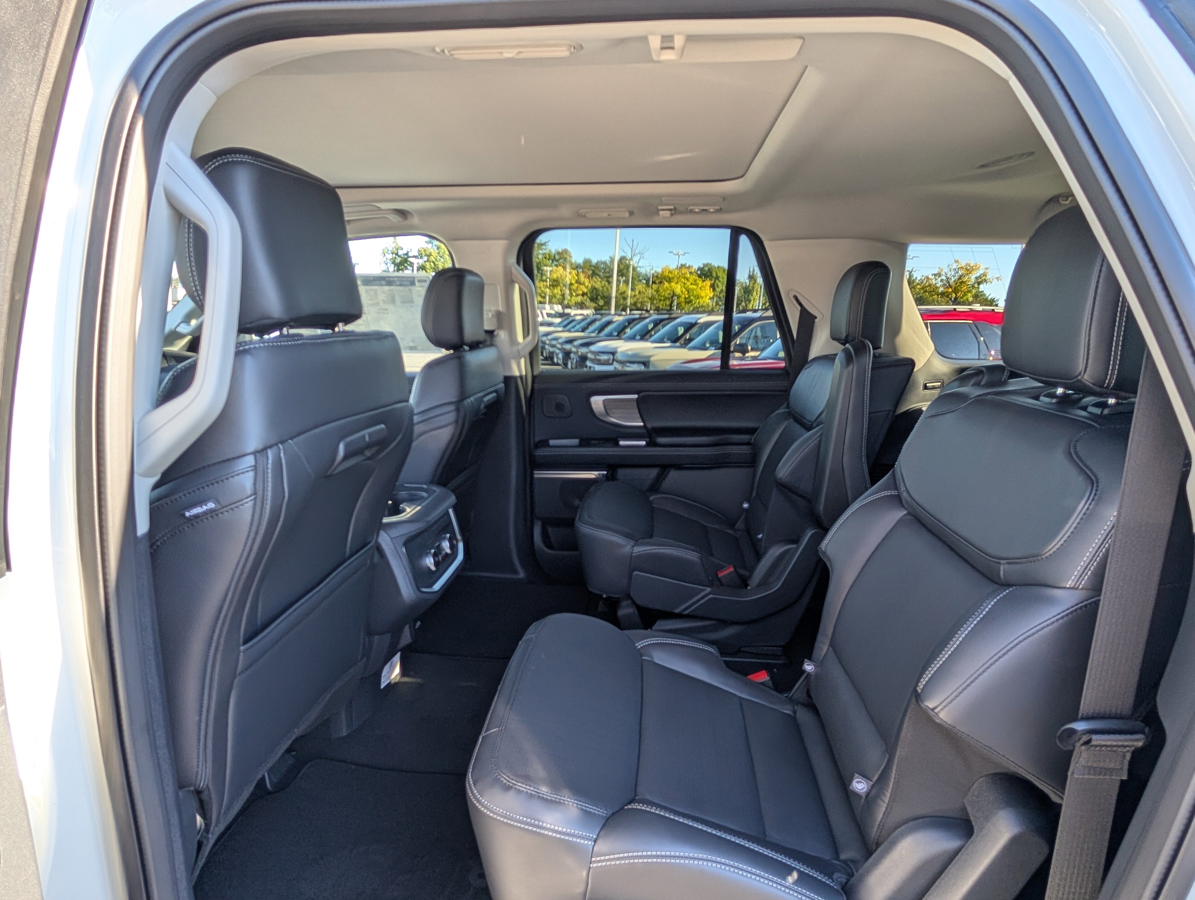 New 2025 Ford Expedition Max Platinum w/ Driver's Package image 11