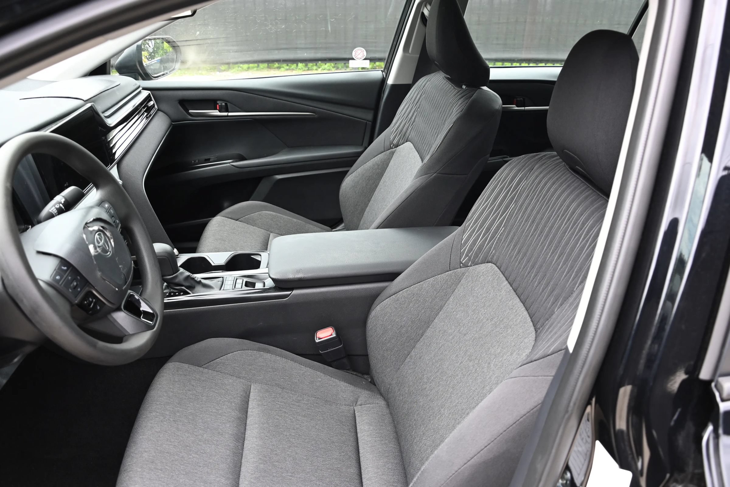 Used 2026 Toyota Camry LE FWD image 9