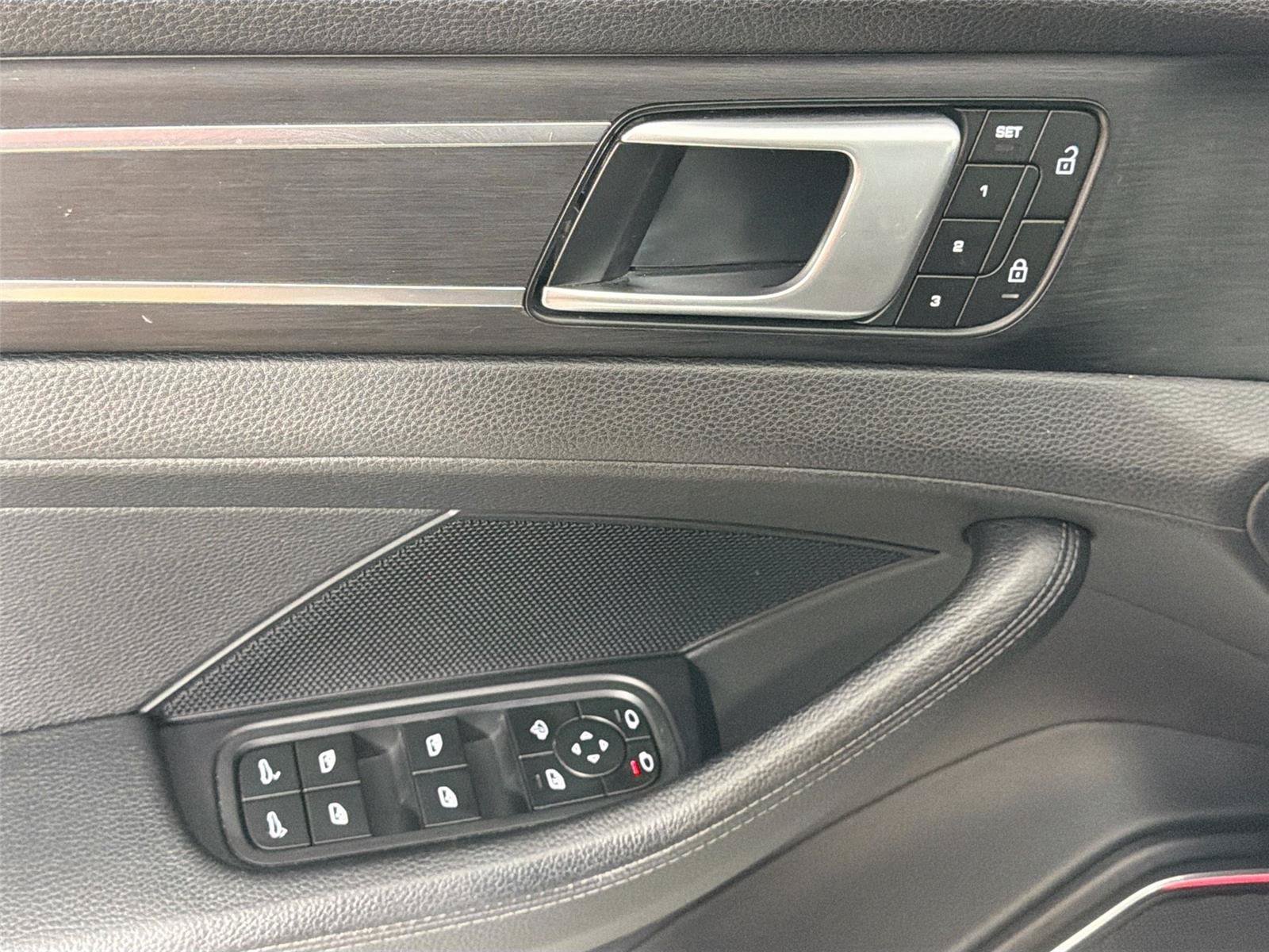 Certified 2023 Porsche Panamera Platinum Edition w/ Sport Chrono Package RWD image 31