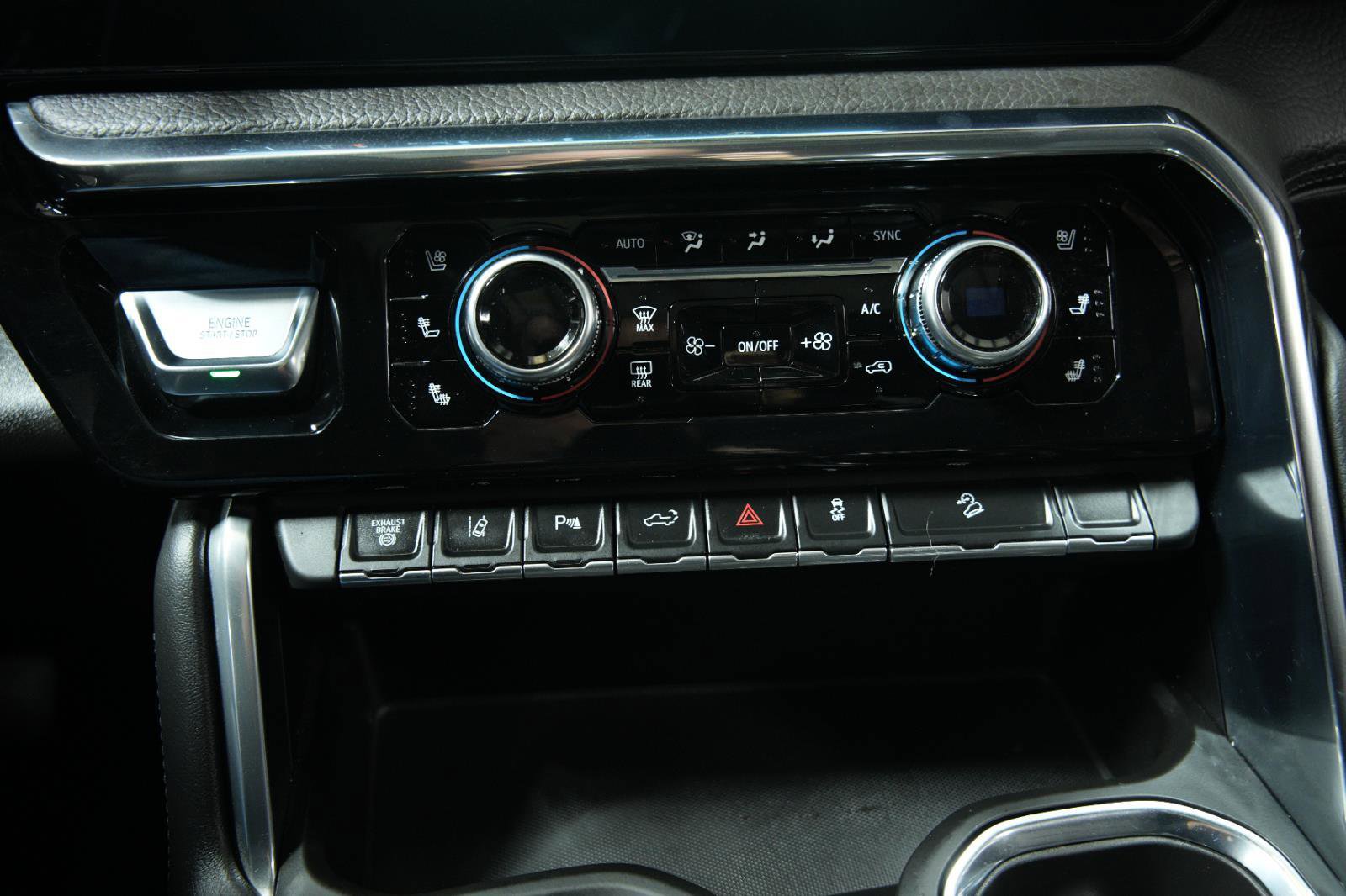 Used 2024 GMC Sierra 2500 Denali w/ Denali Reserve Package image 40