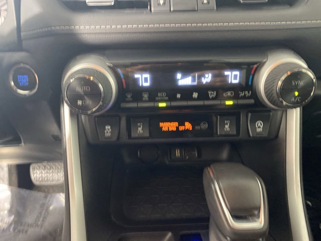 Used 2021 Toyota RAV4 XLE Premium AWD/4WD image 21
