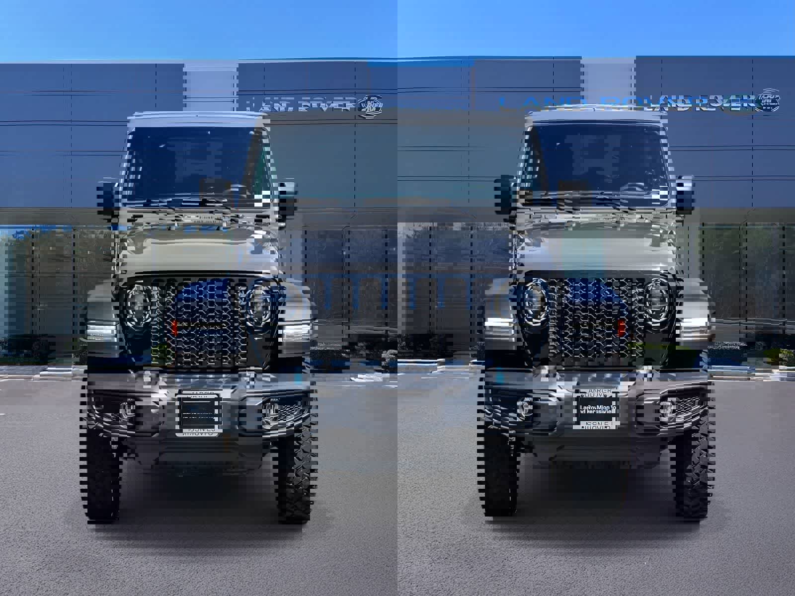 Used 2023 Jeep Wrangler Unlimited image 2