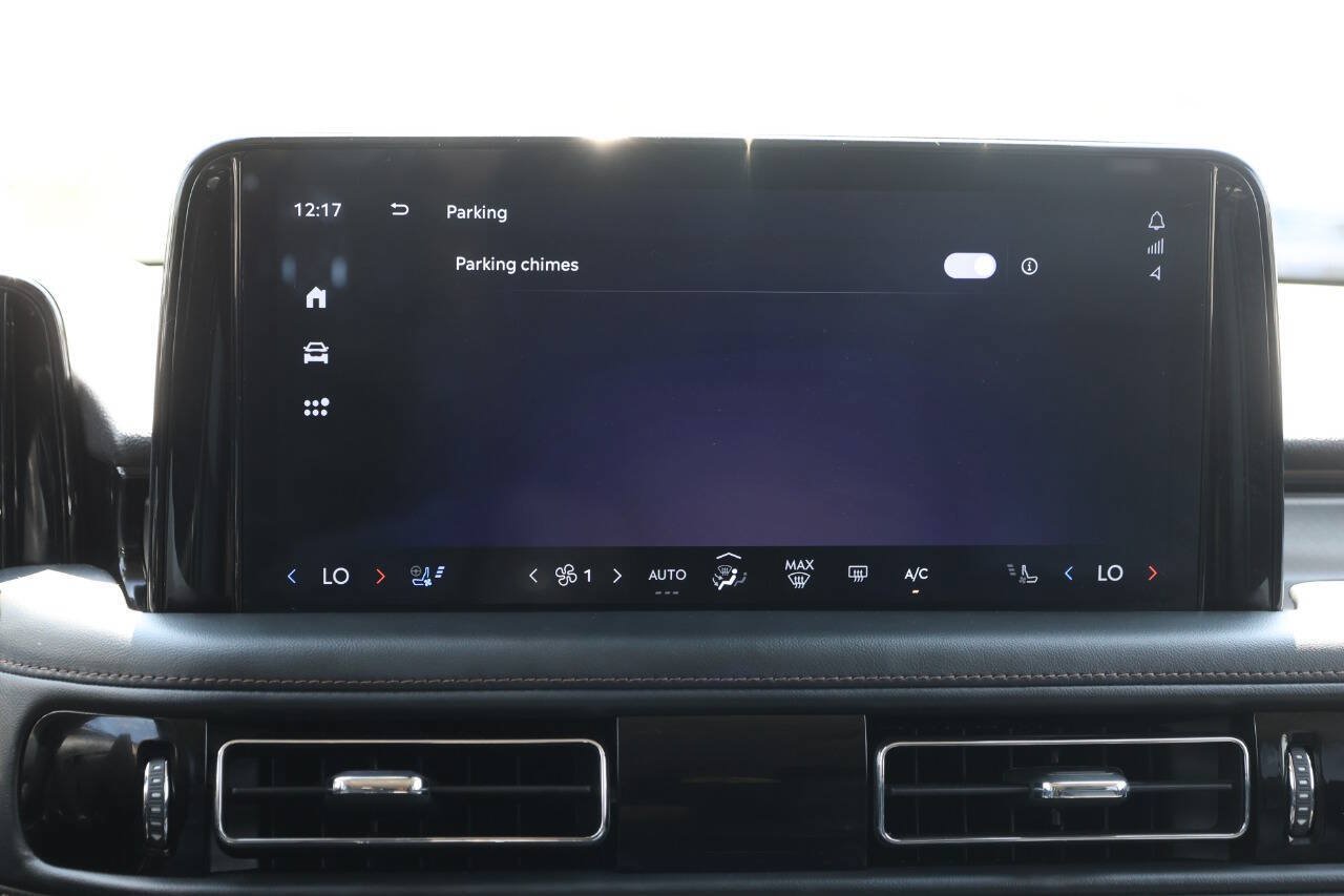Used 2025 Lincoln Aviator AWD image 21