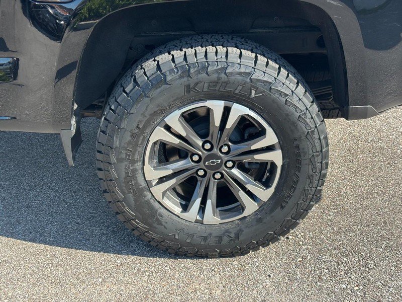 Used 2022 Chevrolet Colorado Z71 AWD/4WD image 10