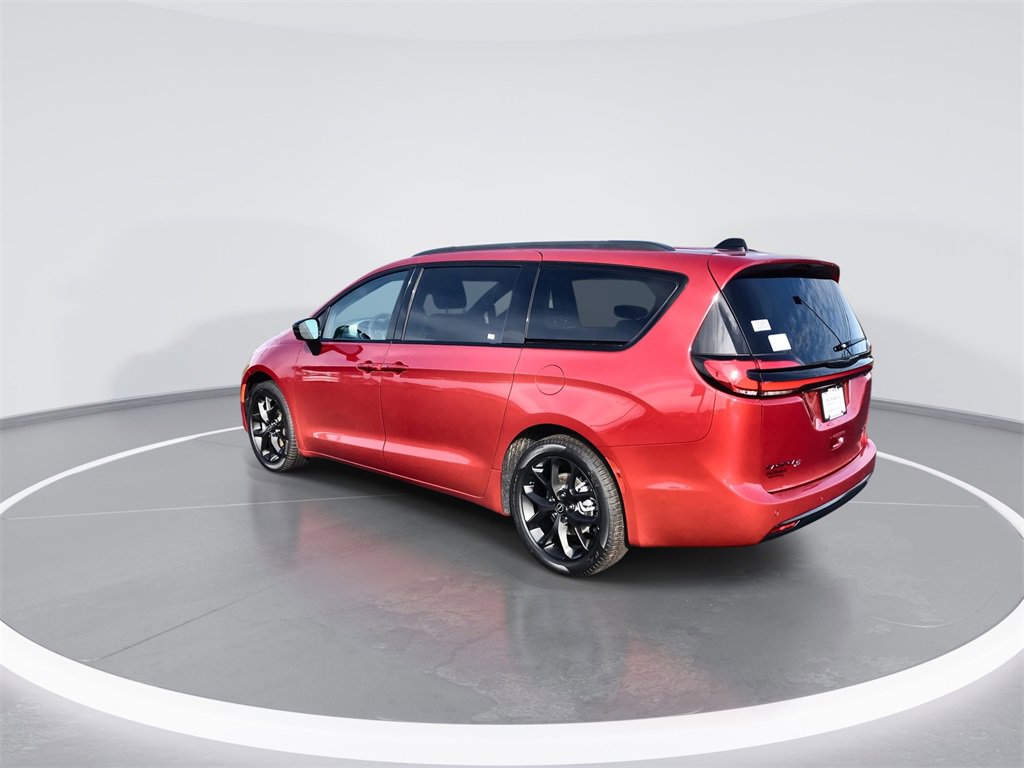 New 2026 Chrysler Pacifica Limited image 6