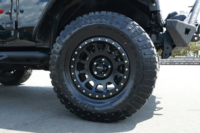 Used 2016 Jeep Wrangler Sport image 6