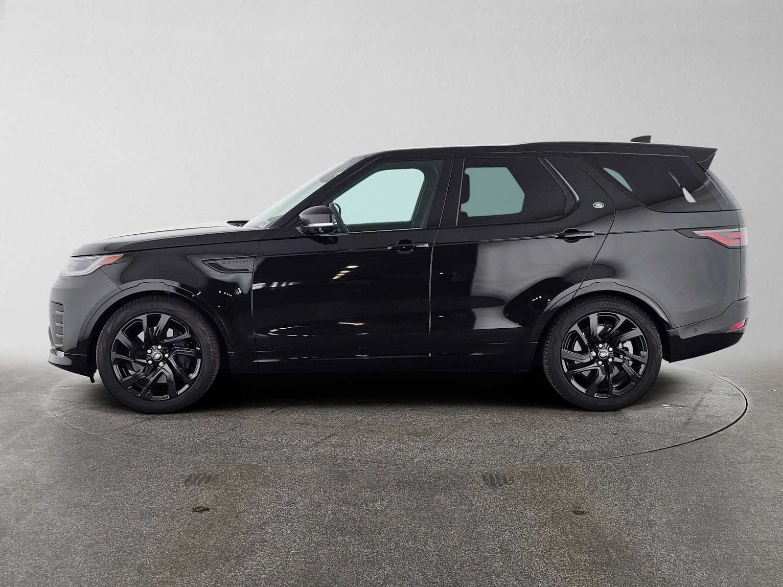 Used 2025 Land Rover Discovery Dynamic SE AWD/4WD image 2