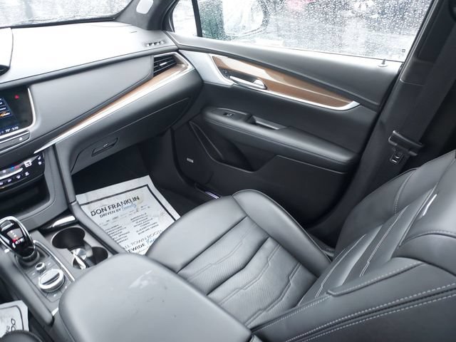 Used 2024 Cadillac XT5 Sportv w/ LPO, Red Accent Package AWD/4WD image 11