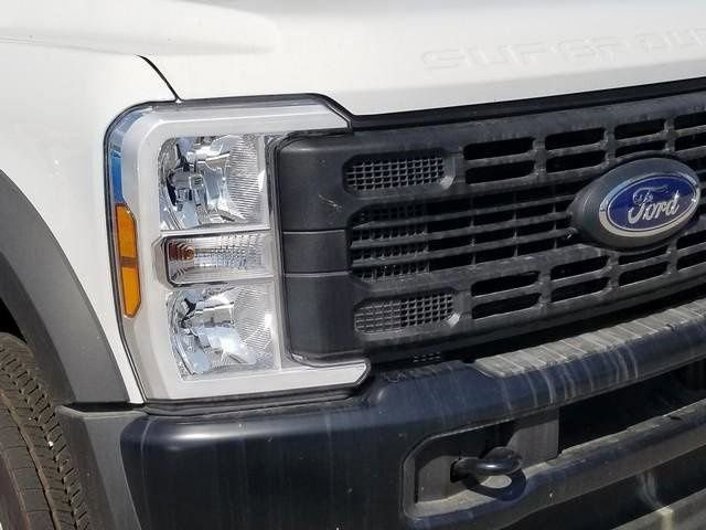New 2025 Ford F550 4x4 Regular Cab Super Duty image 9