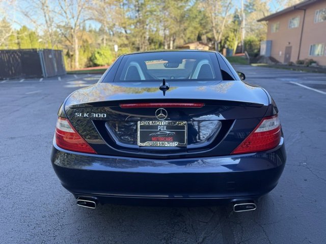 Used 2016 Mercedes-Benz SLK 300 image 8