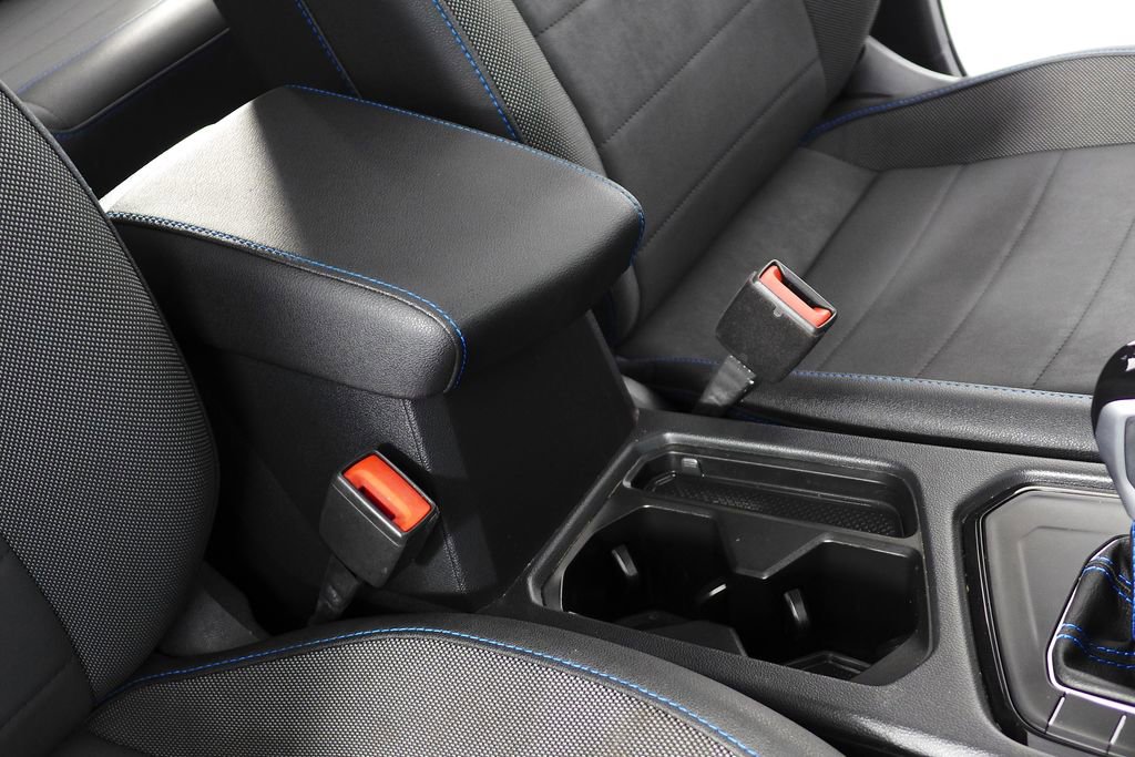 Used 2024 Volkswagen Taos SE image 16