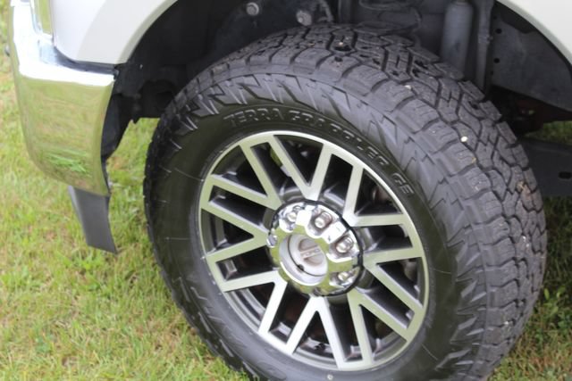 Used 2019 Ford F250 Lariat w/ Lariat Ultimate Package AWD/4WD image 28