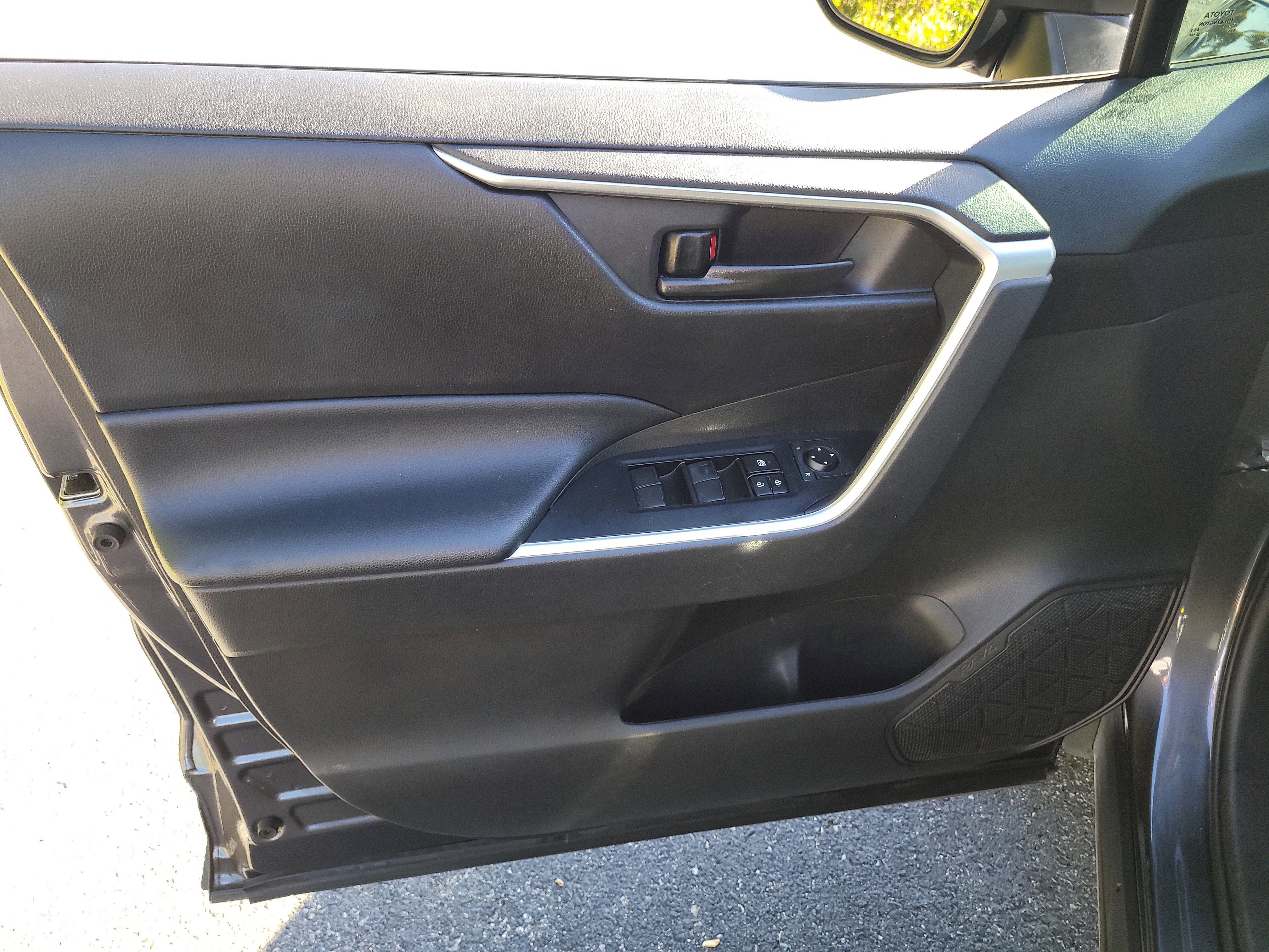 Certified 2021 Toyota RAV4 LE image 16