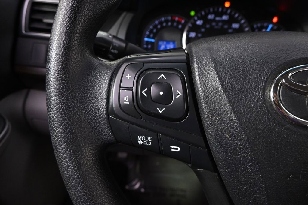 Used 2015 Toyota Camry LE image 31