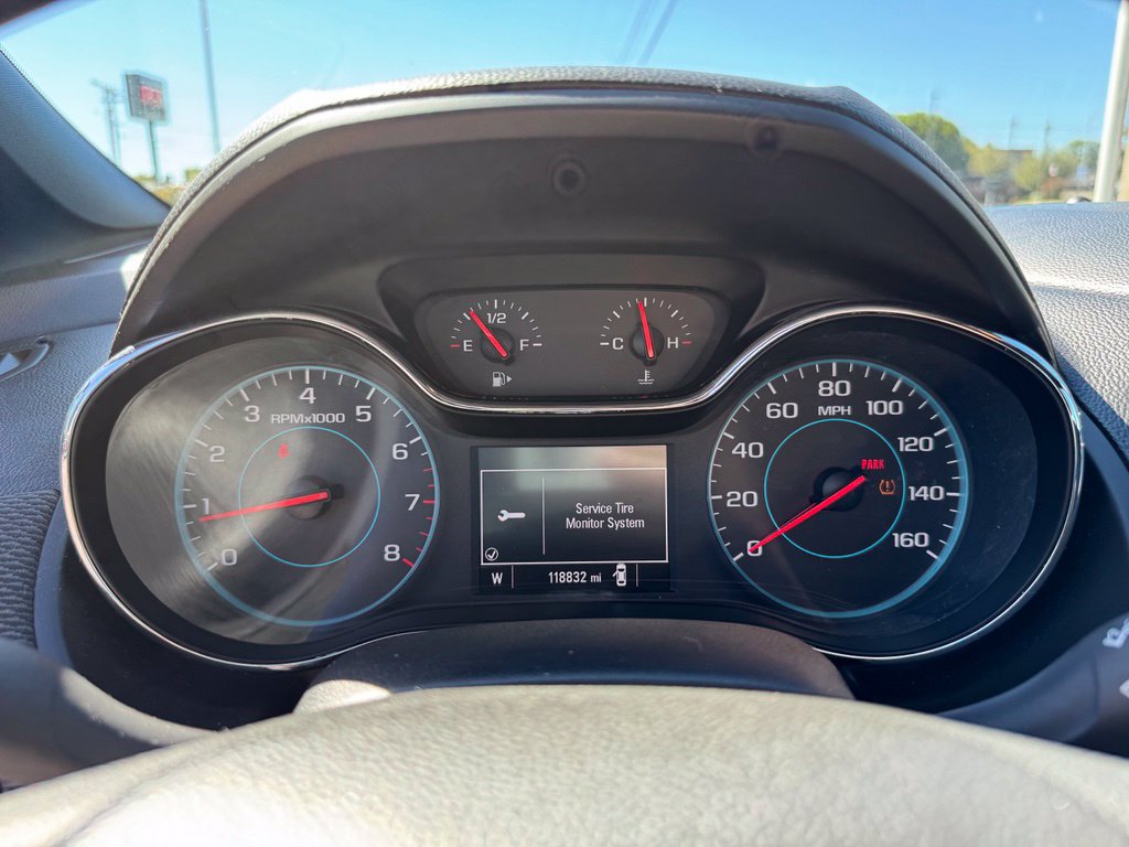 Used 2017 Chevrolet Cruze LT FWD image 14