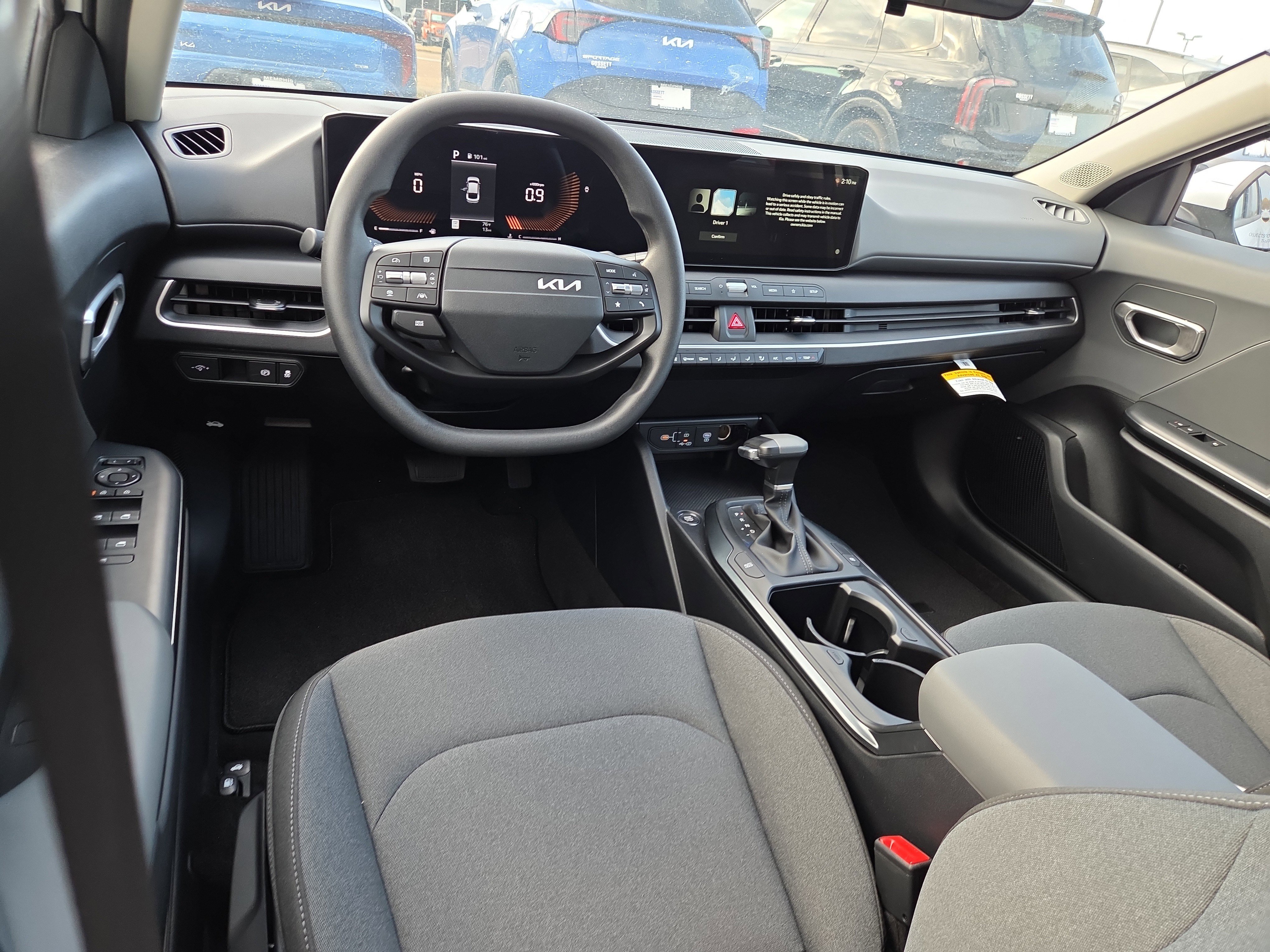 New 2025 Kia K4 LXS image 7