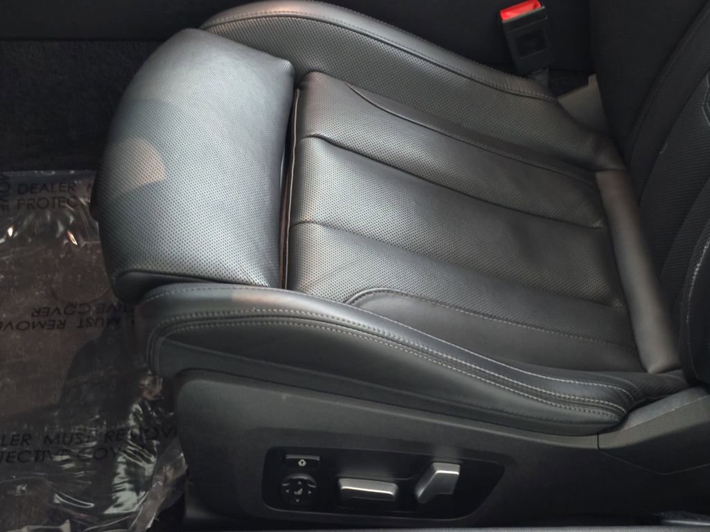 Used 2022 BMW 840i xDrive Convertible image 31