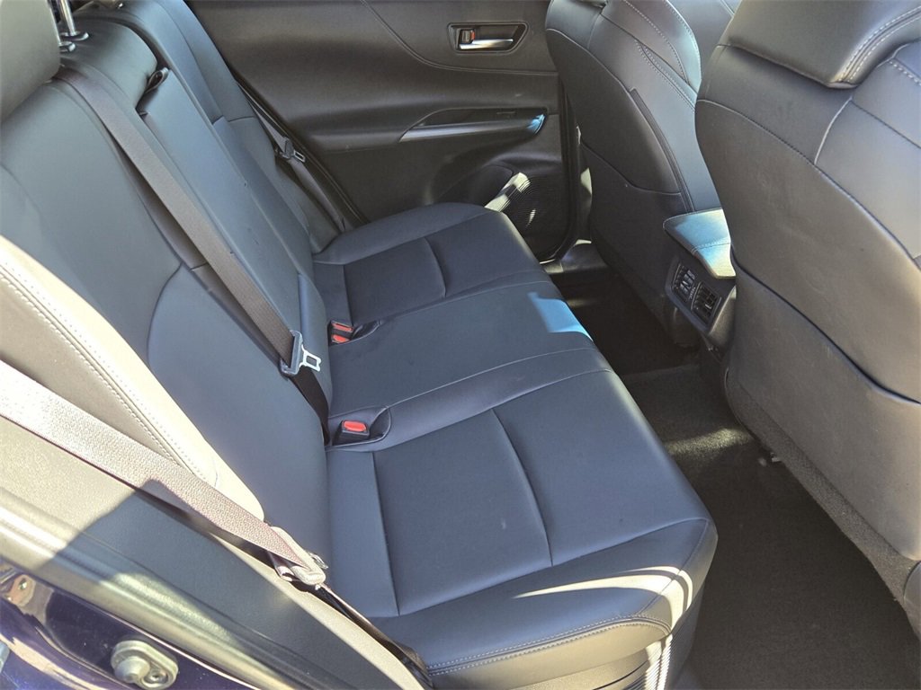 Used 2024 Toyota Venza XLE image 16