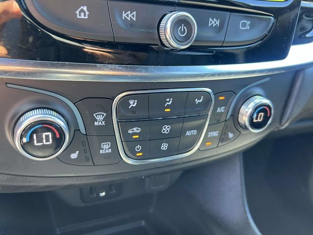 Certified 2023 Chevrolet Traverse LT FWD image 31