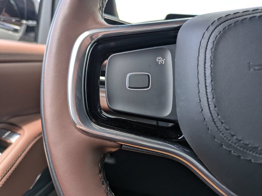 Used 2025 Lincoln Navigator Reserve AWD/4WD image 35