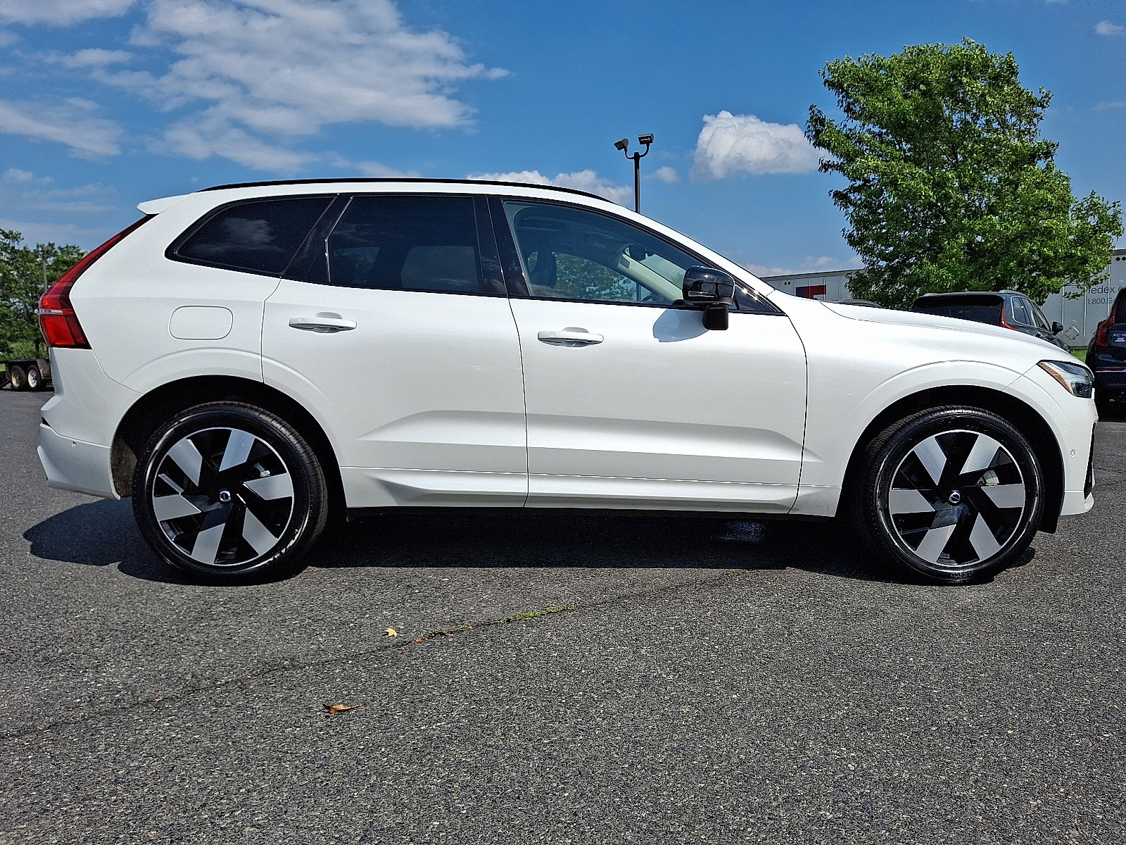 Used 2024 Volvo XC60 T8 Plus w/ Protection Package Premier image 7