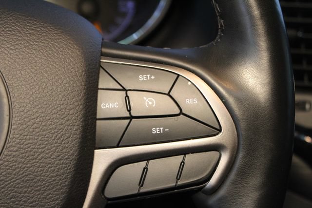 Used 2021 Jeep Grand Cherokee Altitude AWD/4WD image 17