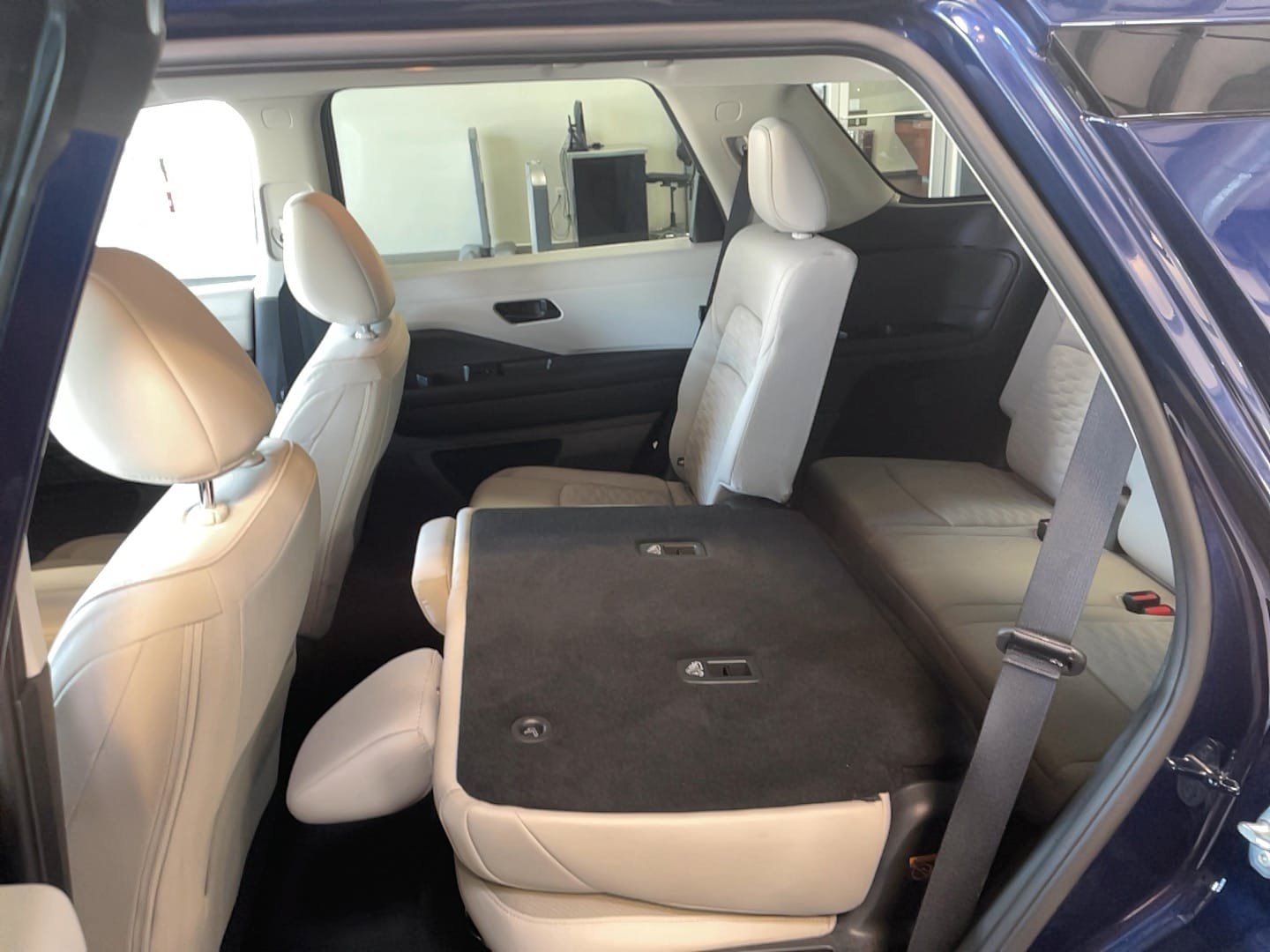 Used 2024 Nissan Pathfinder SV w/ Cargo Package AWD/4WD image 22
