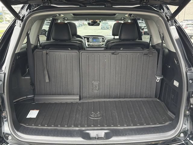 Used 2019 Toyota Highlander Limited Platinum AWD/4WD image 28