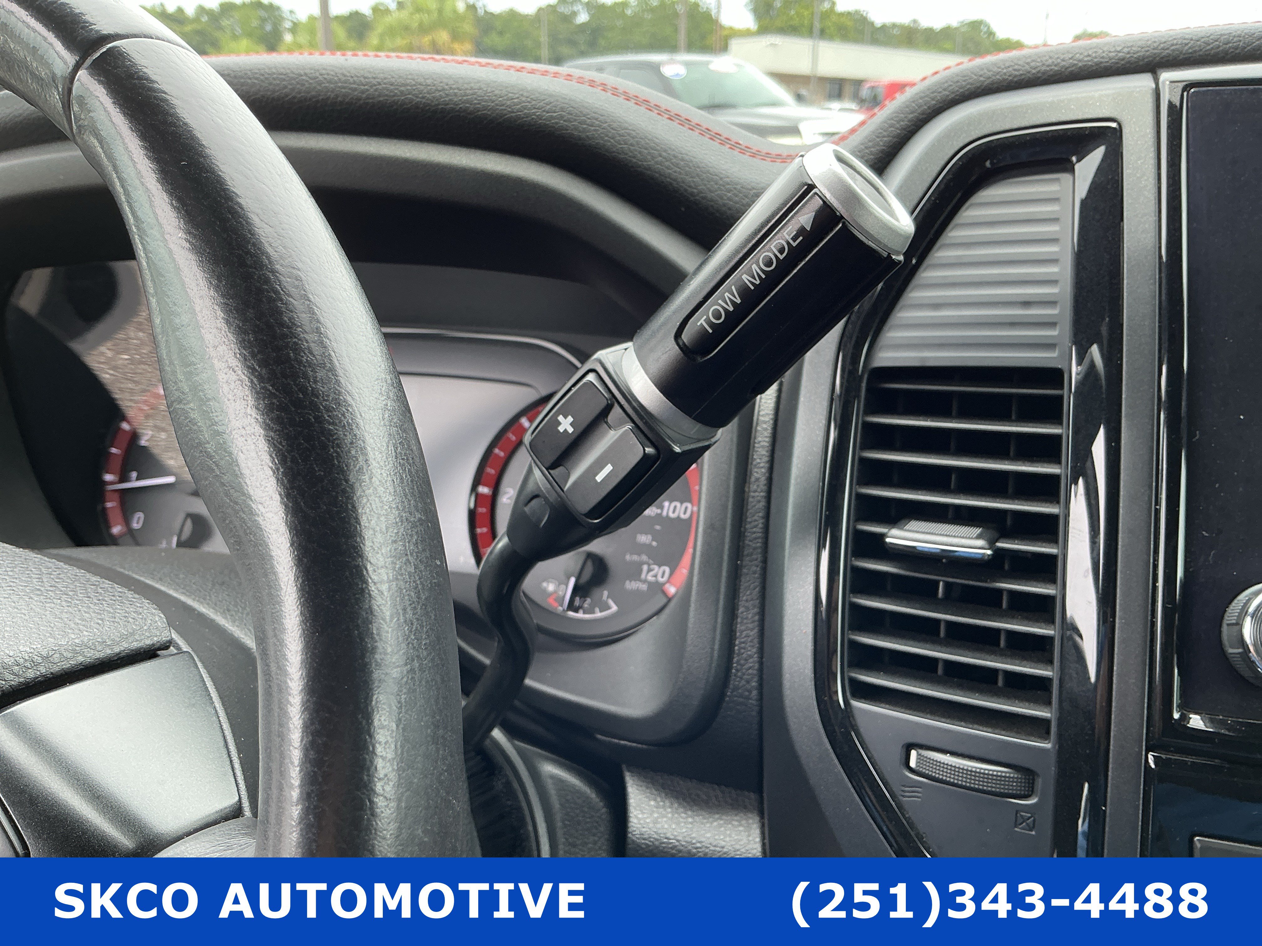 Used 2020 Nissan Titan PRO-4X w/ Pro-4x Convenience Package AWD/4WD image 17