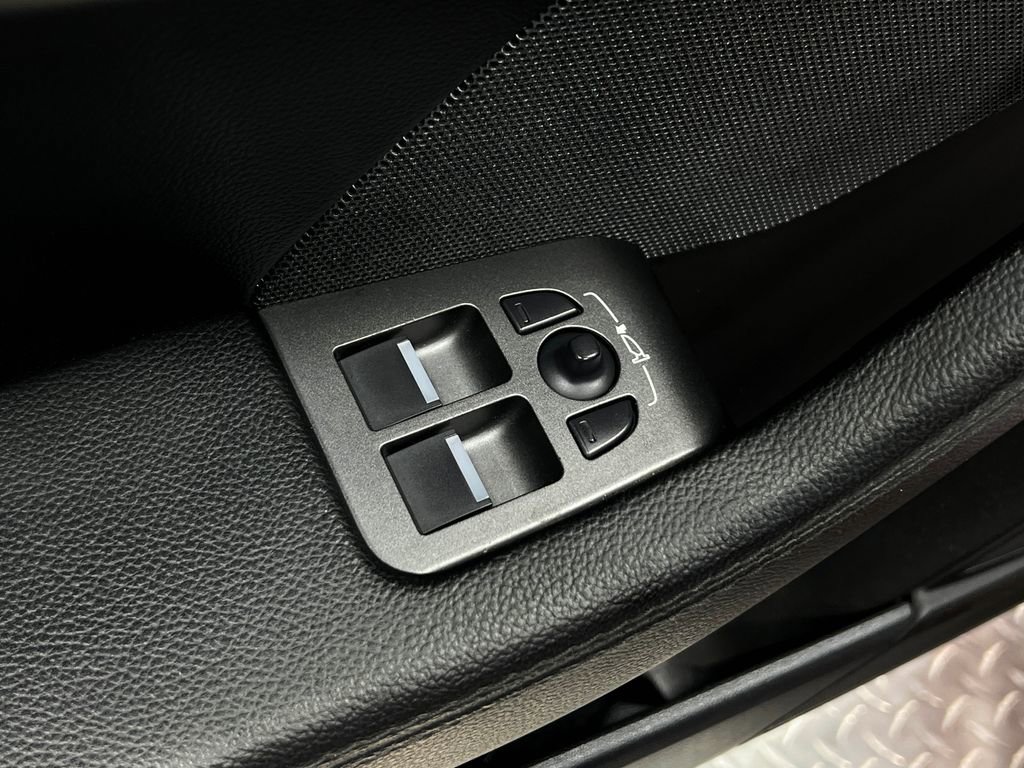 Used 2016 Jaguar F-TYPE Convertible RWD image 15