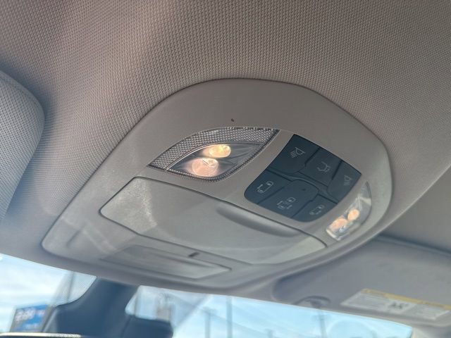 Used 2023 Chrysler Pacifica Touring-L FWD image 31