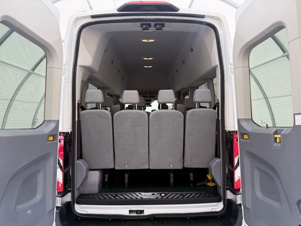 Used 2019 Ford Transit 350 XLT video 4