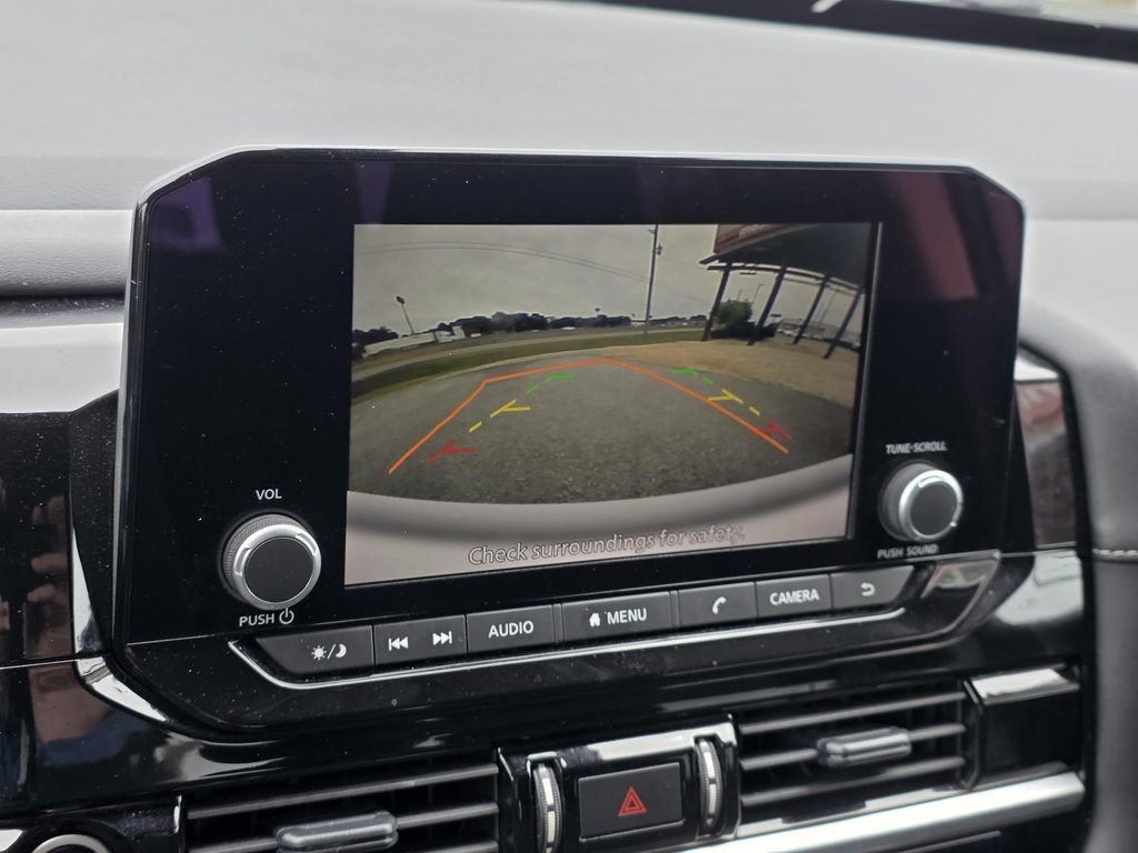 Used 2024 Nissan Pathfinder SV FWD image 15